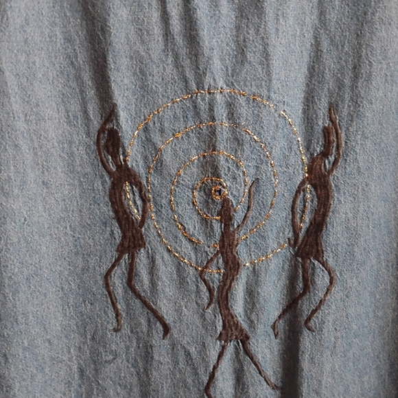 Sleeveless Blue Dress with Embroidered Design - Picture 7 of 10